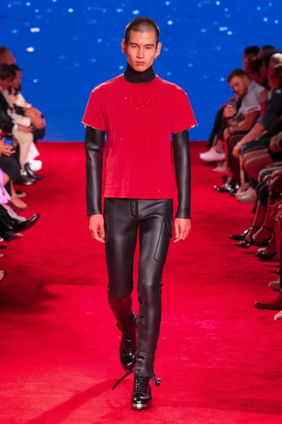 Look 10